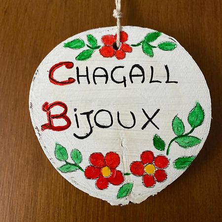Chagall Bijoux Asti Esterno foto